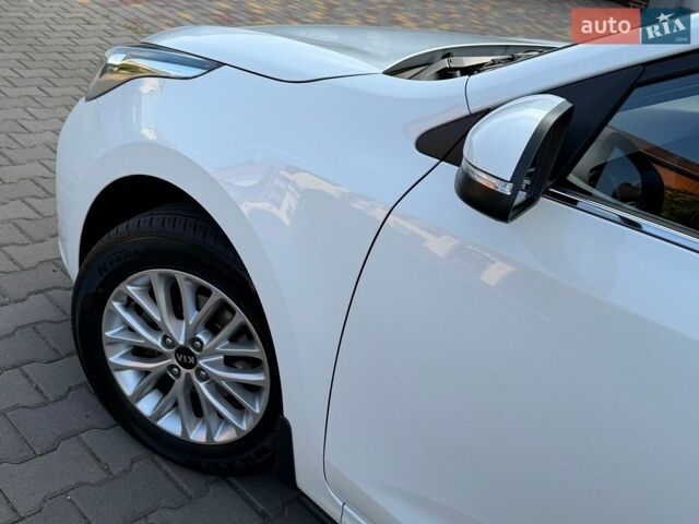 Білий Кіа Ріо, об'ємом двигуна 1.6 л та пробігом 18 тис. км за 14999 $, фото 24 на Automoto.ua