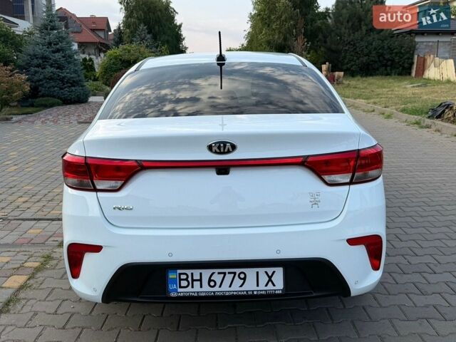 Білий Кіа Ріо, об'ємом двигуна 1.6 л та пробігом 18 тис. км за 14999 $, фото 49 на Automoto.ua