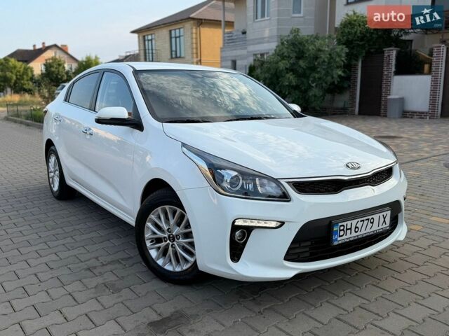 Білий Кіа Ріо, об'ємом двигуна 1.6 л та пробігом 18 тис. км за 14999 $, фото 32 на Automoto.ua