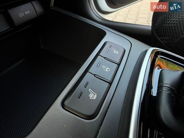 Білий Кіа Ріо, об'ємом двигуна 1.6 л та пробігом 18 тис. км за 14999 $, фото 62 на Automoto.ua
