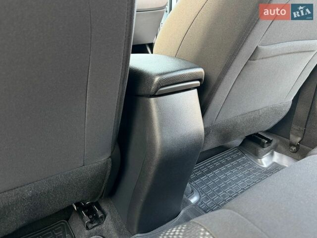 Білий Кіа Ріо, об'ємом двигуна 1.6 л та пробігом 18 тис. км за 14999 $, фото 71 на Automoto.ua