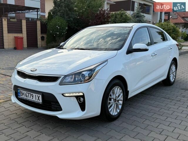 Білий Кіа Ріо, об'ємом двигуна 1.6 л та пробігом 18 тис. км за 14999 $, фото 20 на Automoto.ua