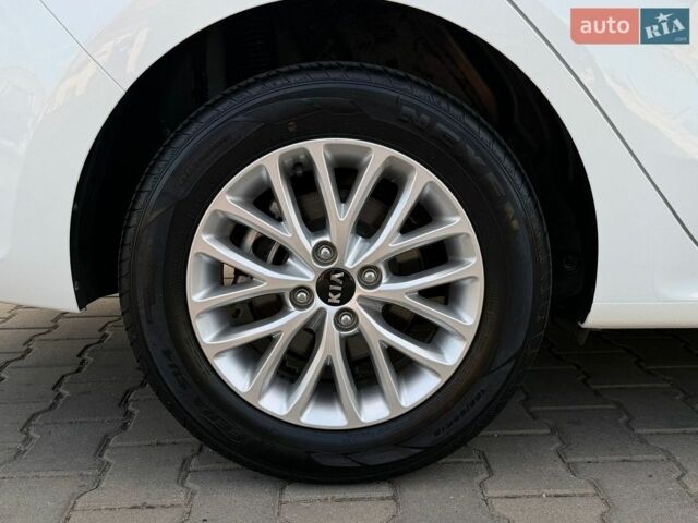 Білий Кіа Ріо, об'ємом двигуна 1.6 л та пробігом 18 тис. км за 14999 $, фото 36 на Automoto.ua