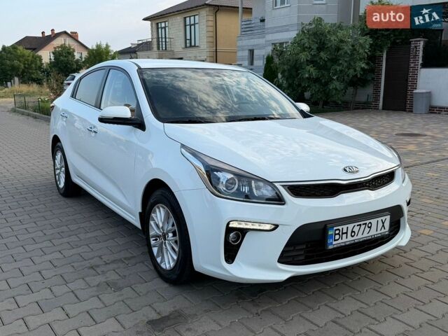 Білий Кіа Ріо, об'ємом двигуна 1.6 л та пробігом 18 тис. км за 14999 $, фото 42 на Automoto.ua