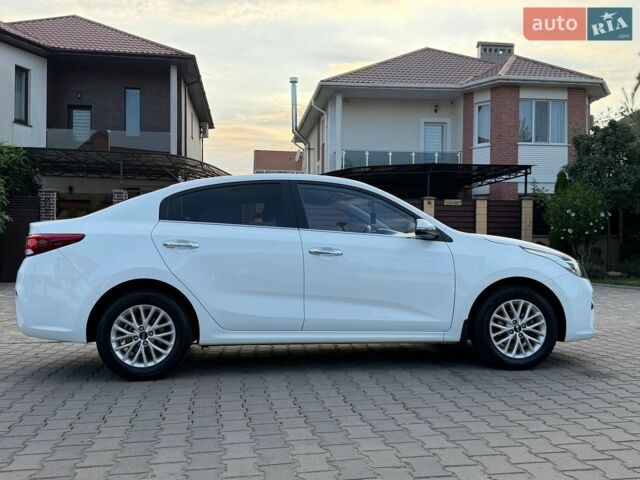 Білий Кіа Ріо, об'ємом двигуна 1.6 л та пробігом 18 тис. км за 14999 $, фото 46 на Automoto.ua