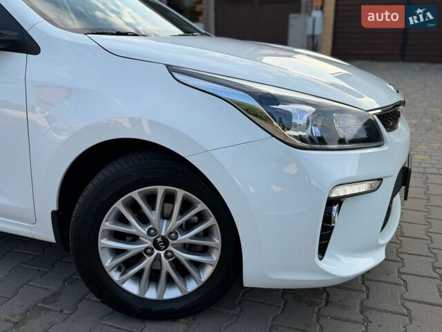 Білий Кіа Ріо, об'ємом двигуна 1.6 л та пробігом 18 тис. км за 14999 $, фото 31 на Automoto.ua