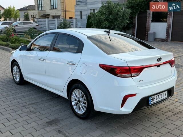 Білий Кіа Ріо, об'ємом двигуна 1.6 л та пробігом 18 тис. км за 14999 $, фото 8 на Automoto.ua