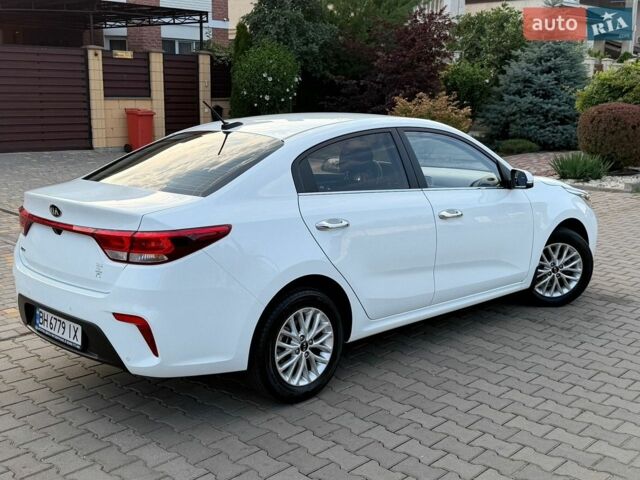 Білий Кіа Ріо, об'ємом двигуна 1.6 л та пробігом 18 тис. км за 14999 $, фото 38 на Automoto.ua