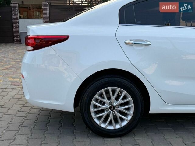 Білий Кіа Ріо, об'ємом двигуна 1.6 л та пробігом 18 тис. км за 14999 $, фото 37 на Automoto.ua