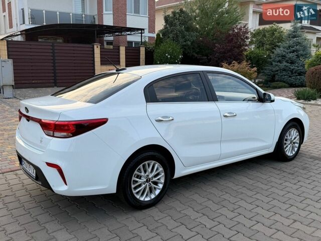 Білий Кіа Ріо, об'ємом двигуна 1.6 л та пробігом 18 тис. км за 14999 $, фото 48 на Automoto.ua