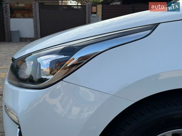 Білий Кіа Ріо, об'ємом двигуна 1.6 л та пробігом 18 тис. км за 14999 $, фото 23 на Automoto.ua