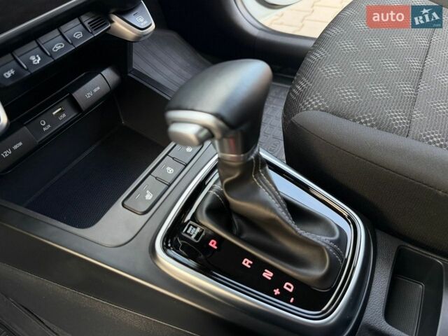 Білий Кіа Ріо, об'ємом двигуна 1.6 л та пробігом 18 тис. км за 14999 $, фото 59 на Automoto.ua
