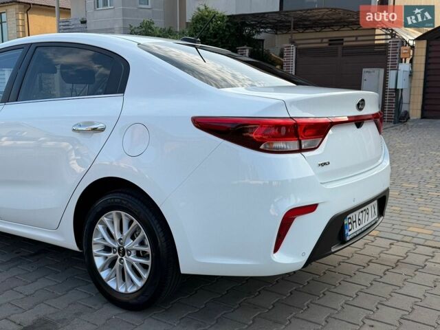 Білий Кіа Ріо, об'ємом двигуна 1.6 л та пробігом 18 тис. км за 14999 $, фото 25 на Automoto.ua