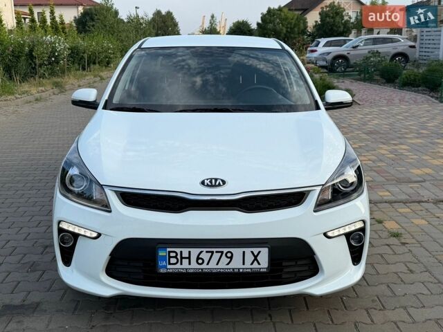 Білий Кіа Ріо, об'ємом двигуна 1.6 л та пробігом 18 тис. км за 14999 $, фото 40 на Automoto.ua