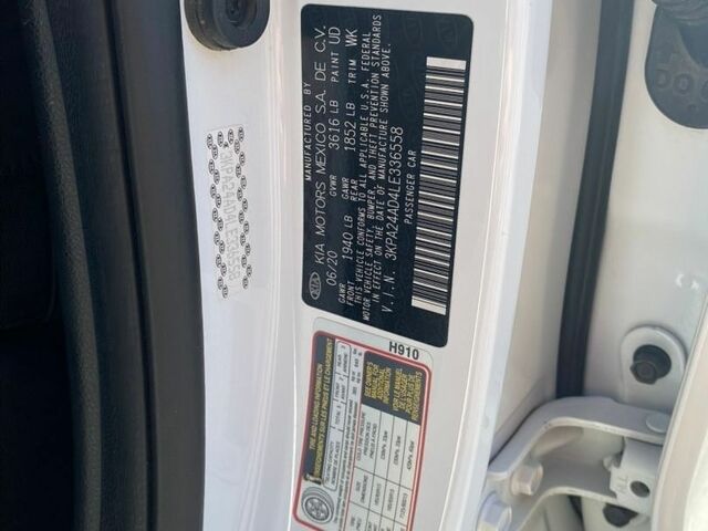 Білий Кіа Ріо, об'ємом двигуна 1.6 л та пробігом 96 тис. км за 14000 $, фото 7 на Automoto.ua