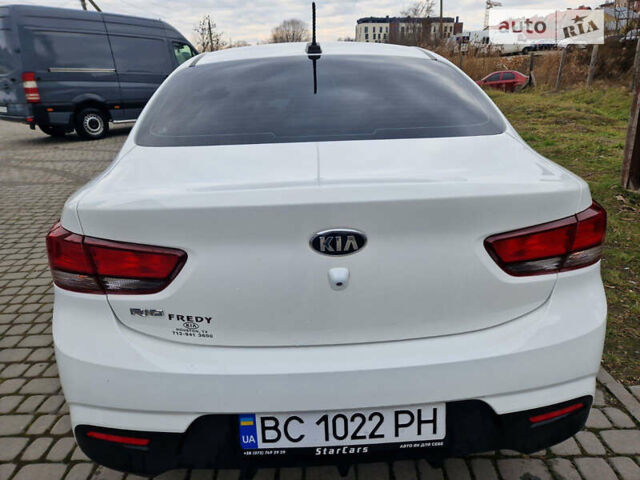 Белый Киа Рио, объемом двигателя 1.6 л и пробегом 52 тыс. км за 14900 $, фото 4 на Automoto.ua