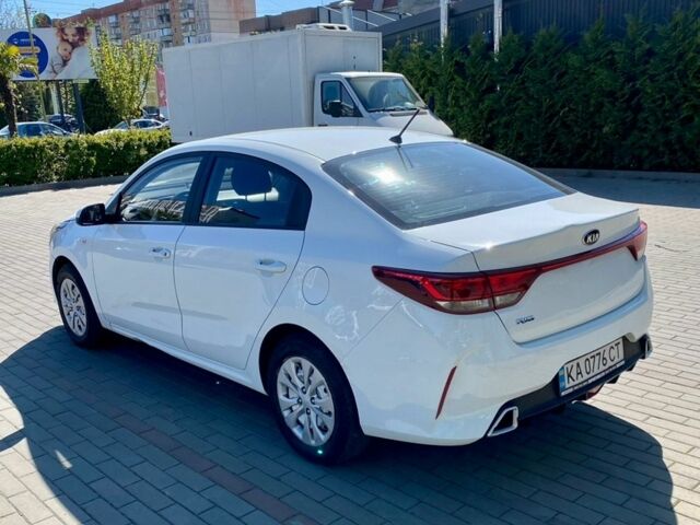 Белый Киа Рио, объемом двигателя 1.37 л и пробегом 128 тыс. км за 11420 $, фото 3 на Automoto.ua