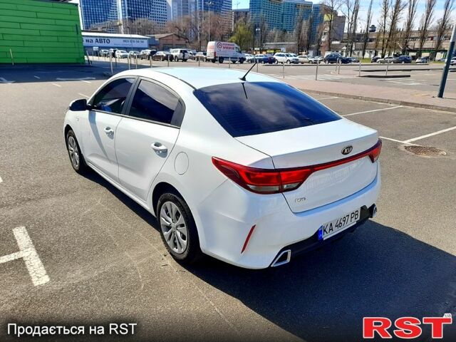 Белый Киа Рио, объемом двигателя 14 л и пробегом 87 тыс. км за 12900 $, фото 4 на Automoto.ua