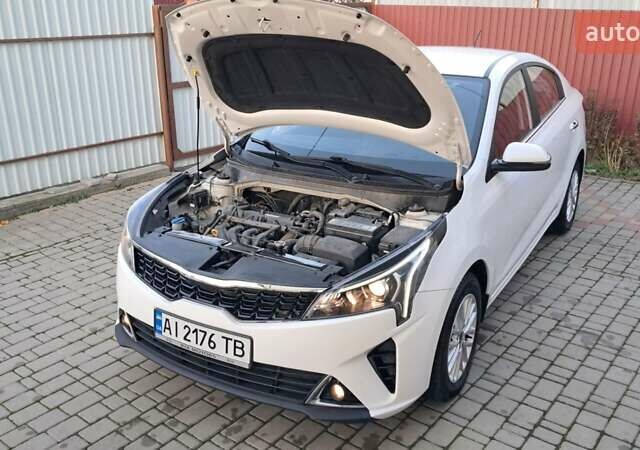 Белый Киа Рио, объемом двигателя 1.59 л и пробегом 70 тыс. км за 13500 $, фото 32 на Automoto.ua