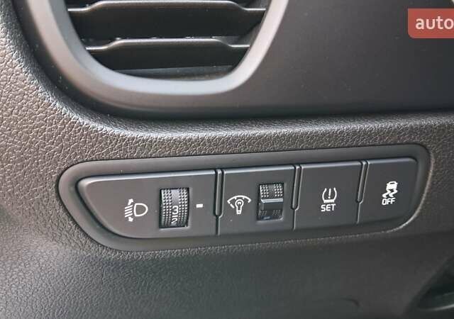 Белый Киа Рио, объемом двигателя 1.59 л и пробегом 70 тыс. км за 13500 $, фото 18 на Automoto.ua