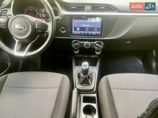 Белый Киа Рио, объемом двигателя 1.37 л и пробегом 20 тыс. км за 12800 $, фото 22 на Automoto.ua