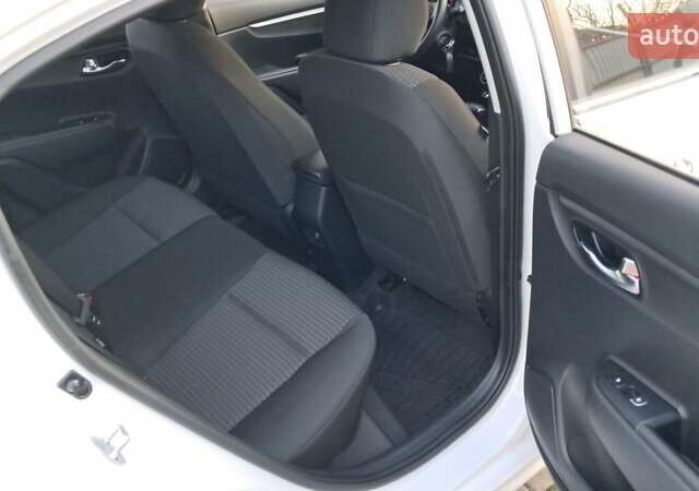 Белый Киа Рио, объемом двигателя 1.59 л и пробегом 70 тыс. км за 13500 $, фото 11 на Automoto.ua