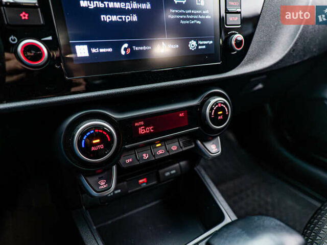 Білий Кіа Ріо, об'ємом двигуна 1.6 л та пробігом 61 тис. км за 15711 $, фото 17 на Automoto.ua