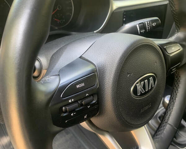 Белый Киа Рио, объемом двигателя 1.37 л и пробегом 20 тыс. км за 12800 $, фото 2 на Automoto.ua