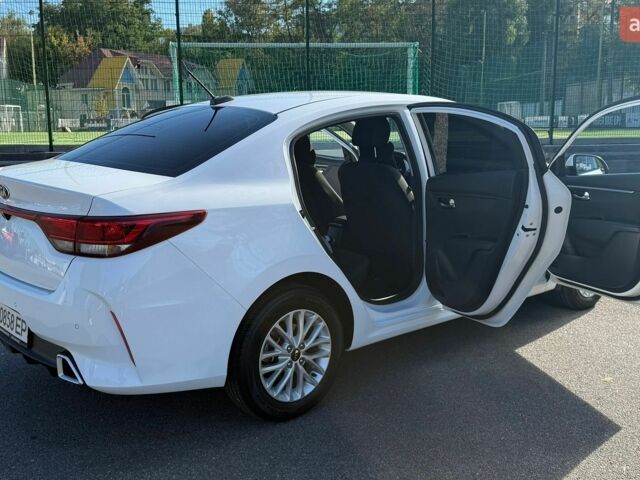 Білий Кіа Ріо, об'ємом двигуна 1.59 л та пробігом 62 тис. км за 15500 $, фото 5 на Automoto.ua