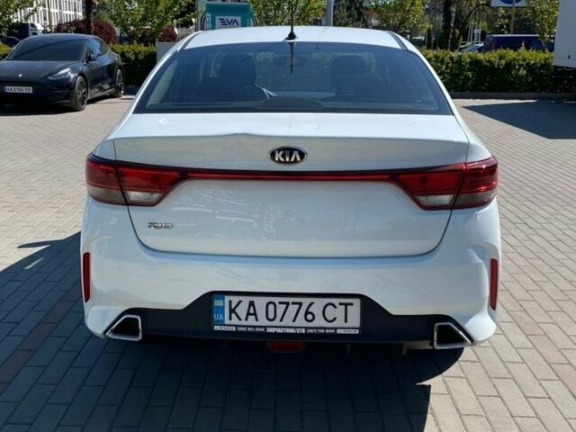 Белый Киа Рио, объемом двигателя 1.37 л и пробегом 128 тыс. км за 11420 $, фото 4 на Automoto.ua