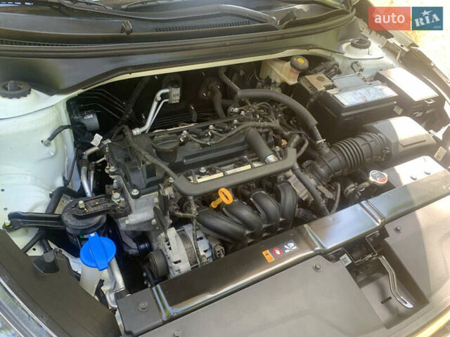 Белый Киа Рио, объемом двигателя 1.37 л и пробегом 20 тыс. км за 12800 $, фото 16 на Automoto.ua
