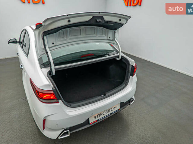 Білий Кіа Ріо, об'ємом двигуна 1.6 л та пробігом 61 тис. км за 15711 $, фото 6 на Automoto.ua