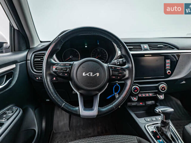 Білий Кіа Ріо, об'ємом двигуна 1.6 л та пробігом 61 тис. км за 15711 $, фото 11 на Automoto.ua