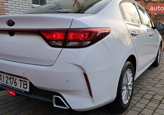 Белый Киа Рио, объемом двигателя 1.59 л и пробегом 70 тыс. км за 13500 $, фото 34 на Automoto.ua