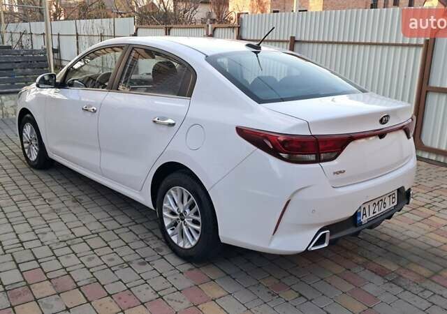 Белый Киа Рио, объемом двигателя 1.59 л и пробегом 70 тыс. км за 13500 $, фото 4 на Automoto.ua