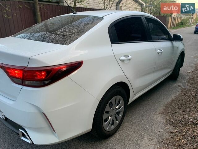 Белый Киа Рио, объемом двигателя 1.59 л и пробегом 41 тыс. км за 13150 $, фото 3 на Automoto.ua