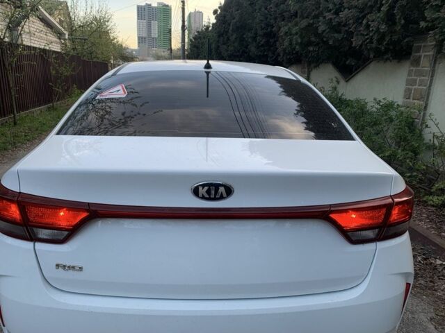 Белый Киа Рио, объемом двигателя 0 л и пробегом 57 тыс. км за 13077 $, фото 2 на Automoto.ua