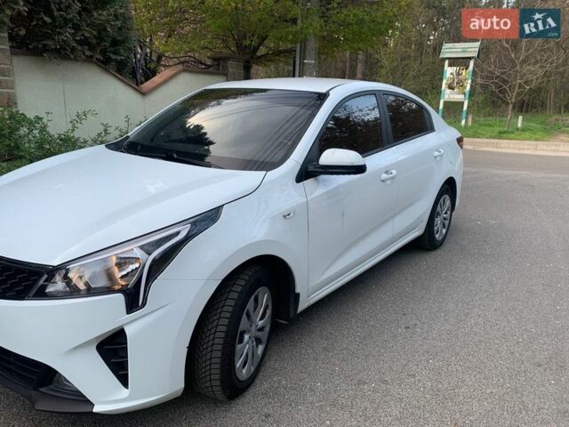 Белый Киа Рио, объемом двигателя 1.59 л и пробегом 41 тыс. км за 14122 $, фото 3 на Automoto.ua