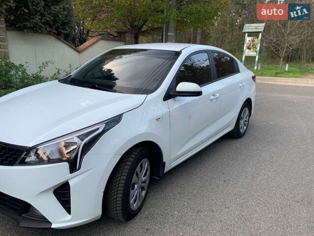 Белый Киа Рио, объемом двигателя 1.59 л и пробегом 41 тыс. км за 13560 $, фото 3 на Automoto.ua