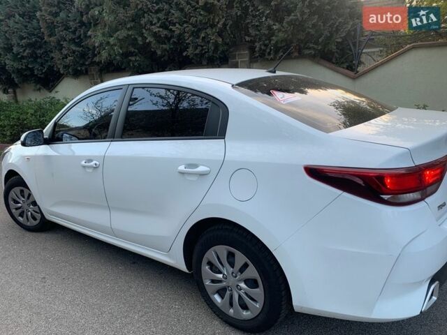 Белый Киа Рио, объемом двигателя 1.59 л и пробегом 41 тыс. км за 14122 $, фото 4 на Automoto.ua