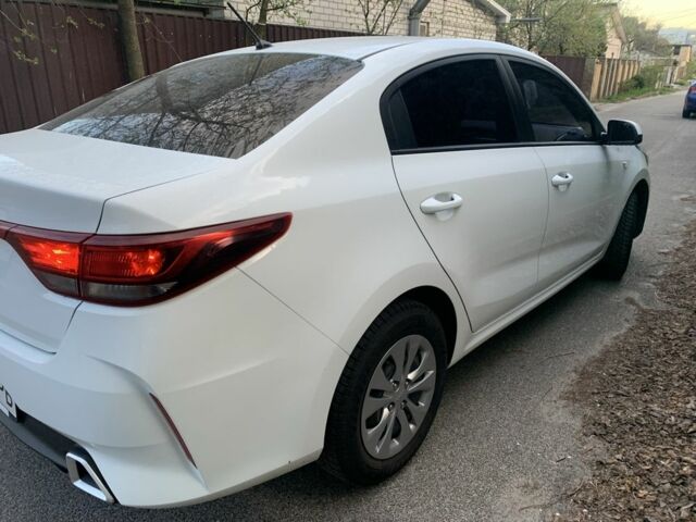 Белый Киа Рио, объемом двигателя 0 л и пробегом 57 тыс. км за 13077 $, фото 3 на Automoto.ua