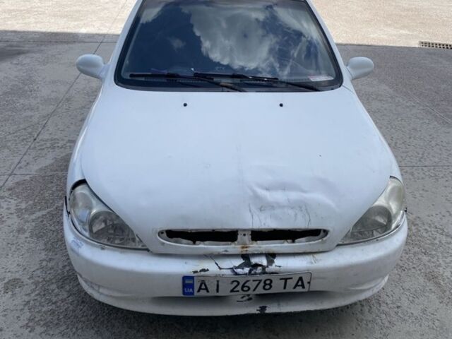 Белый Киа Рио, объемом двигателя 1.5 л и пробегом 230 тыс. км за 1400 $, фото 5 на Automoto.ua