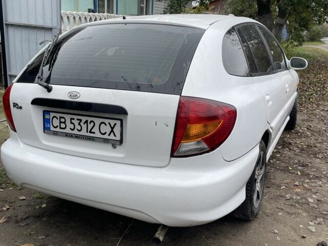 Белый Киа Рио, объемом двигателя 1.5 л и пробегом 210 тыс. км за 2302 $, фото 1 на Automoto.ua