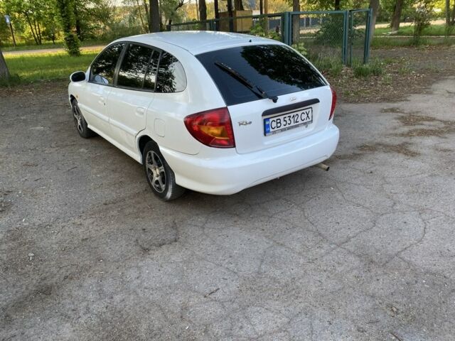 Белый Киа Рио, объемом двигателя 1.5 л и пробегом 180 тыс. км за 2000 $, фото 2 на Automoto.ua