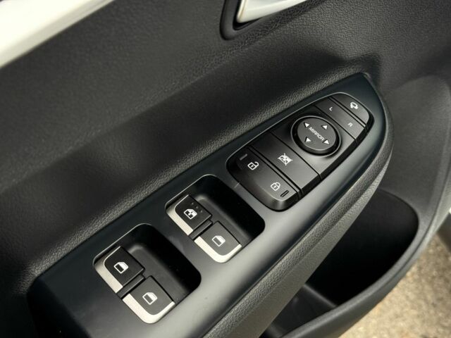 Белый Киа Рио, объемом двигателя 1.6 л и пробегом 30 тыс. км за 15600 $, фото 16 на Automoto.ua