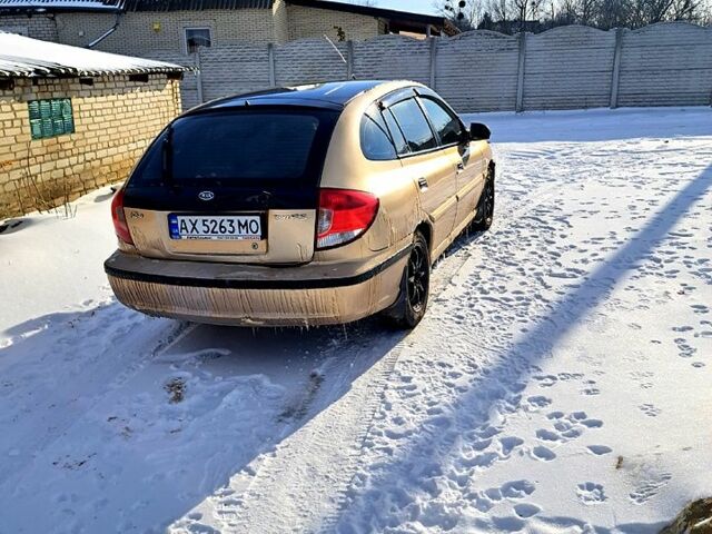 Бежевый Киа Рио, объемом двигателя 1.3 л и пробегом 235 тыс. км за 2000 $, фото 4 на Automoto.ua