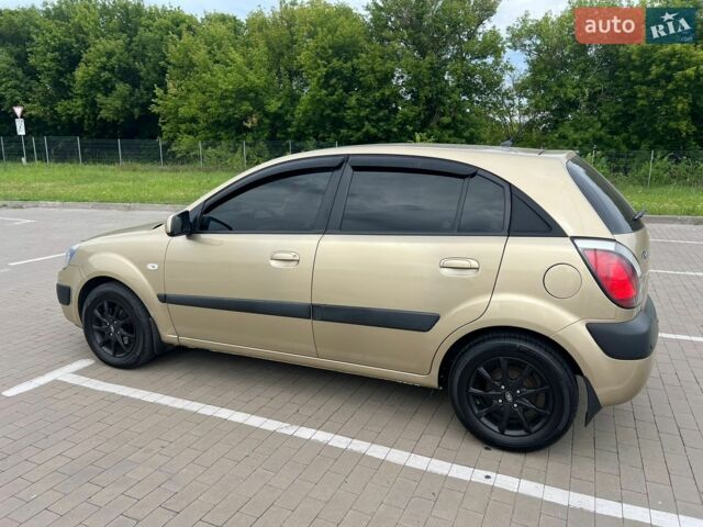 Бежевый Киа Рио, объемом двигателя 1.4 л и пробегом 222 тыс. км за 5800 $, фото 1 на Automoto.ua