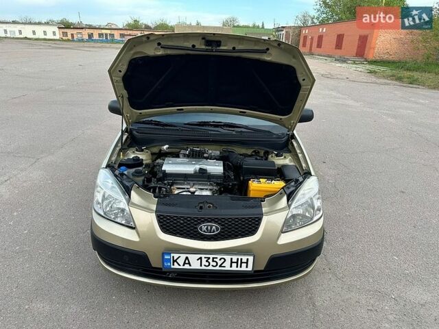 Бежевый Киа Рио, объемом двигателя 1.4 л и пробегом 217 тыс. км за 3700 $, фото 37 на Automoto.ua