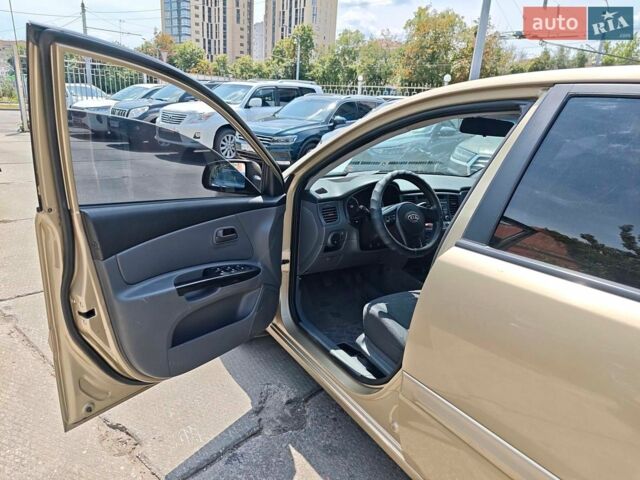 Бежевый Киа Рио, объемом двигателя 1.4 л и пробегом 123 тыс. км за 5090 $, фото 16 на Automoto.ua