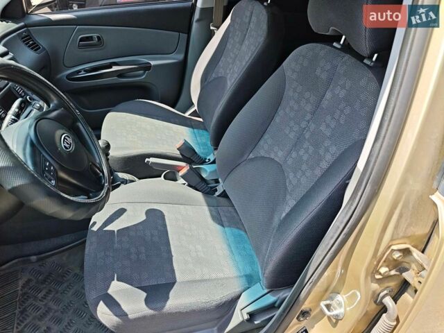 Бежевый Киа Рио, объемом двигателя 1.4 л и пробегом 123 тыс. км за 5090 $, фото 17 на Automoto.ua